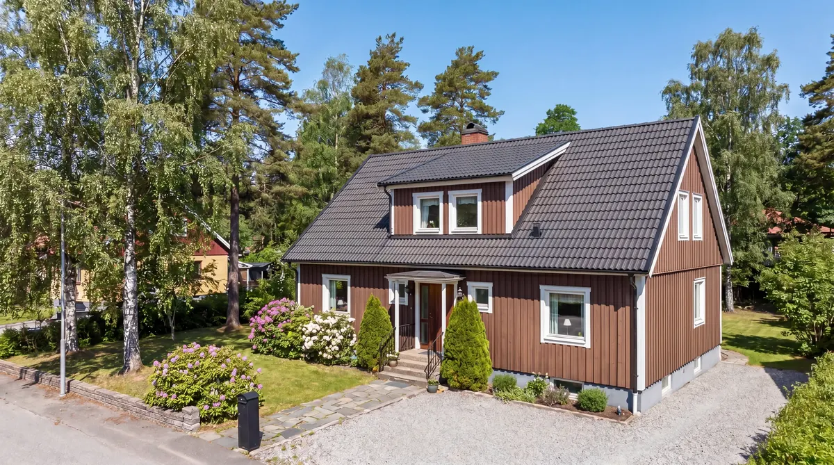 Referensprojekt takläggare Borås – Takbyte – betongpannor på villa i Borås