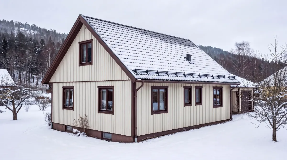 Efter – Villa i Skövde – takbyte och nya snörasskydd vid Billingen